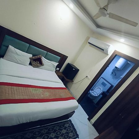 Hotel Konark A Family Stay Aerocity New Delhi Exteriör bild