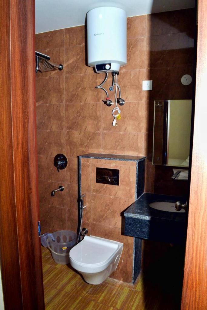 Hotel Konark A Family Stay Aerocity New Delhi Exteriör bild
